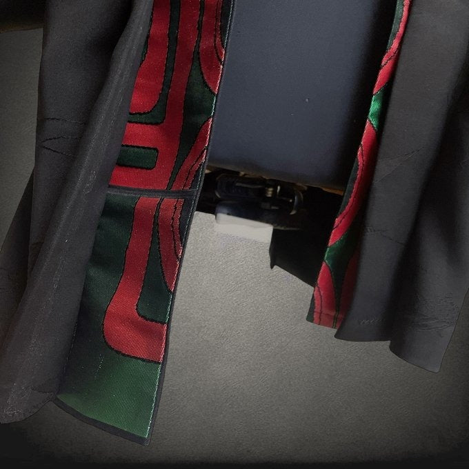 ラインが映える黒羽織