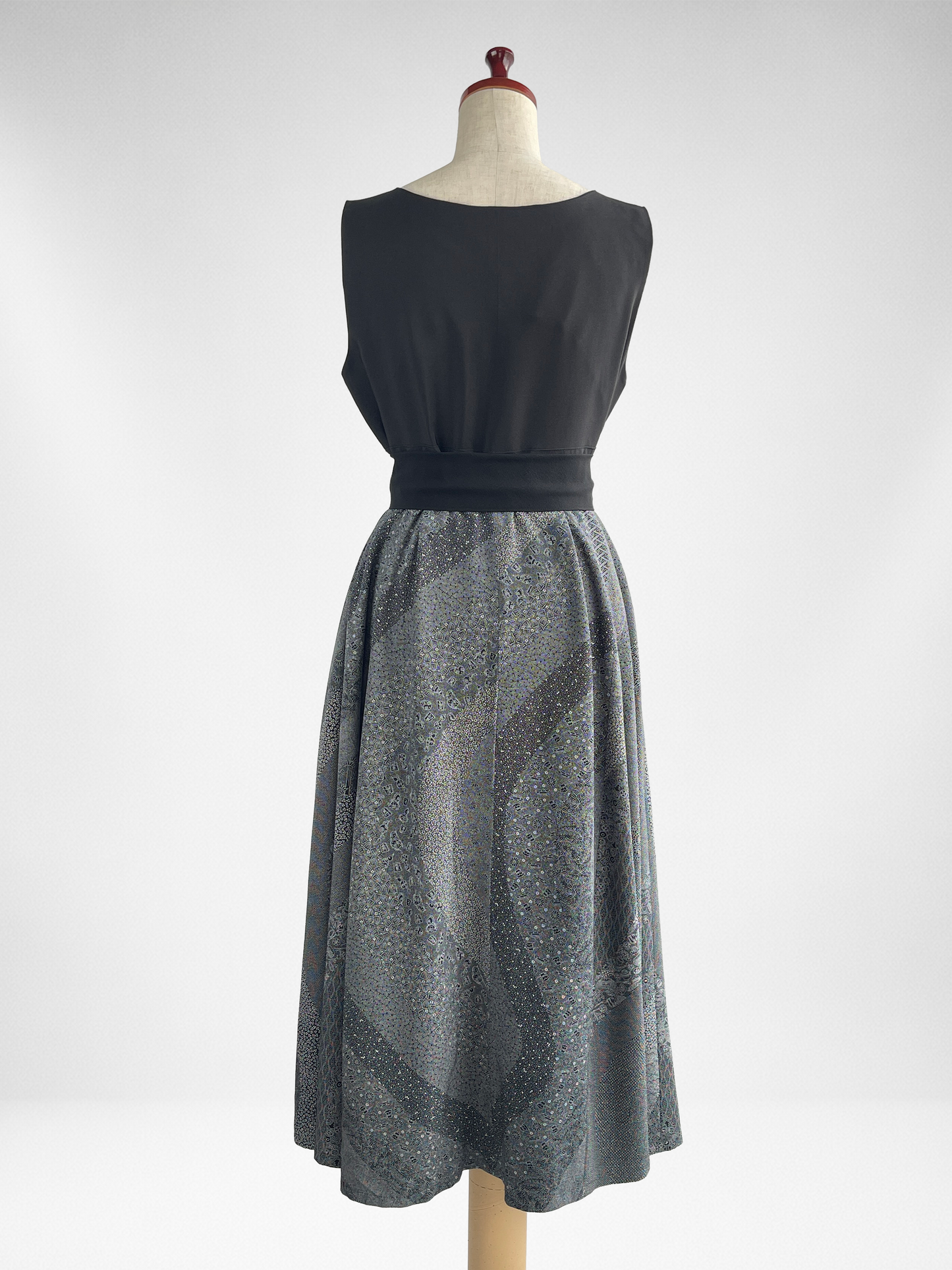 伝統工芸士 保科土山 最高級浜ちりめん1等品 プレミアムアクセントカラーワンピース | 黒×グレー