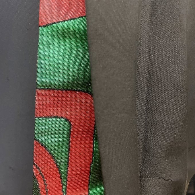 ラインが映える黒羽織