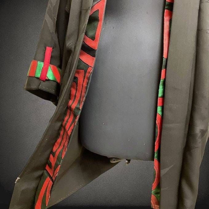 ラインが映える黒羽織