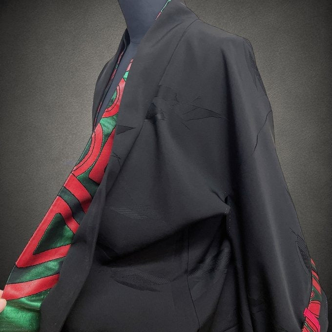 ラインが映える黒羽織