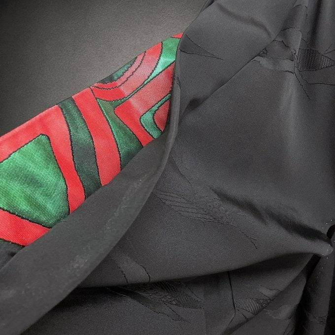 ラインが映える黒羽織